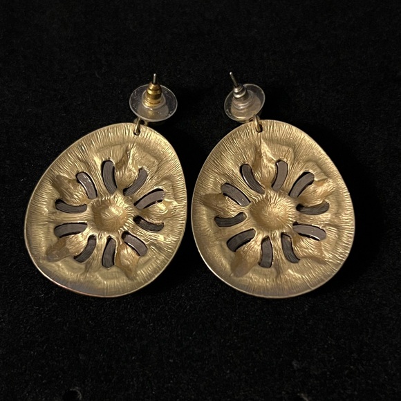Women's Pierced Earrings - Picture 11 of 15